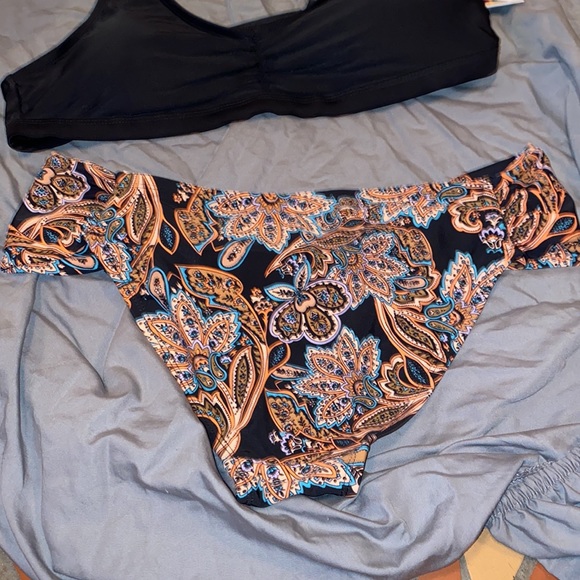 Bikini,NWT, paisley and black,pull over top,adjustable straps - Picture 6 of 9